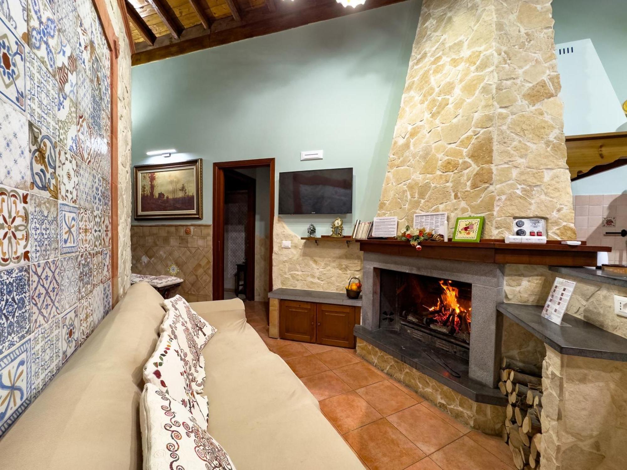 מסקלי Villa Del Gelso Chalet Nel Parco Delletna מראה חיצוני תמונה