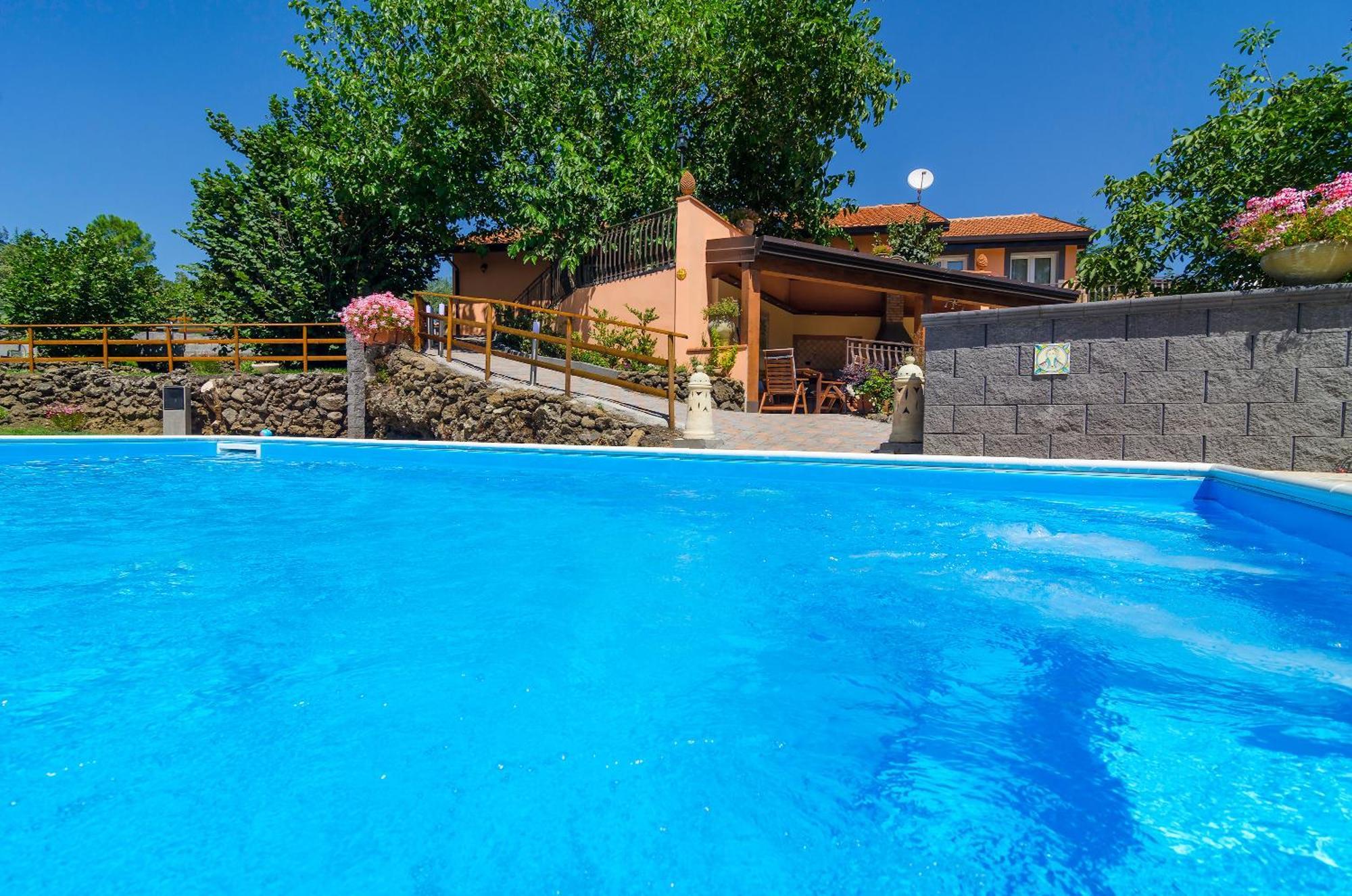 מסקלי Villa Del Gelso Chalet Nel Parco Delletna מראה חיצוני תמונה