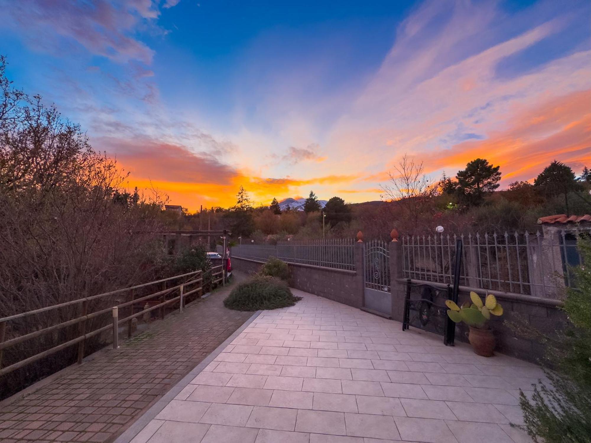 מסקלי Villa Del Gelso Chalet Nel Parco Delletna מראה חיצוני תמונה